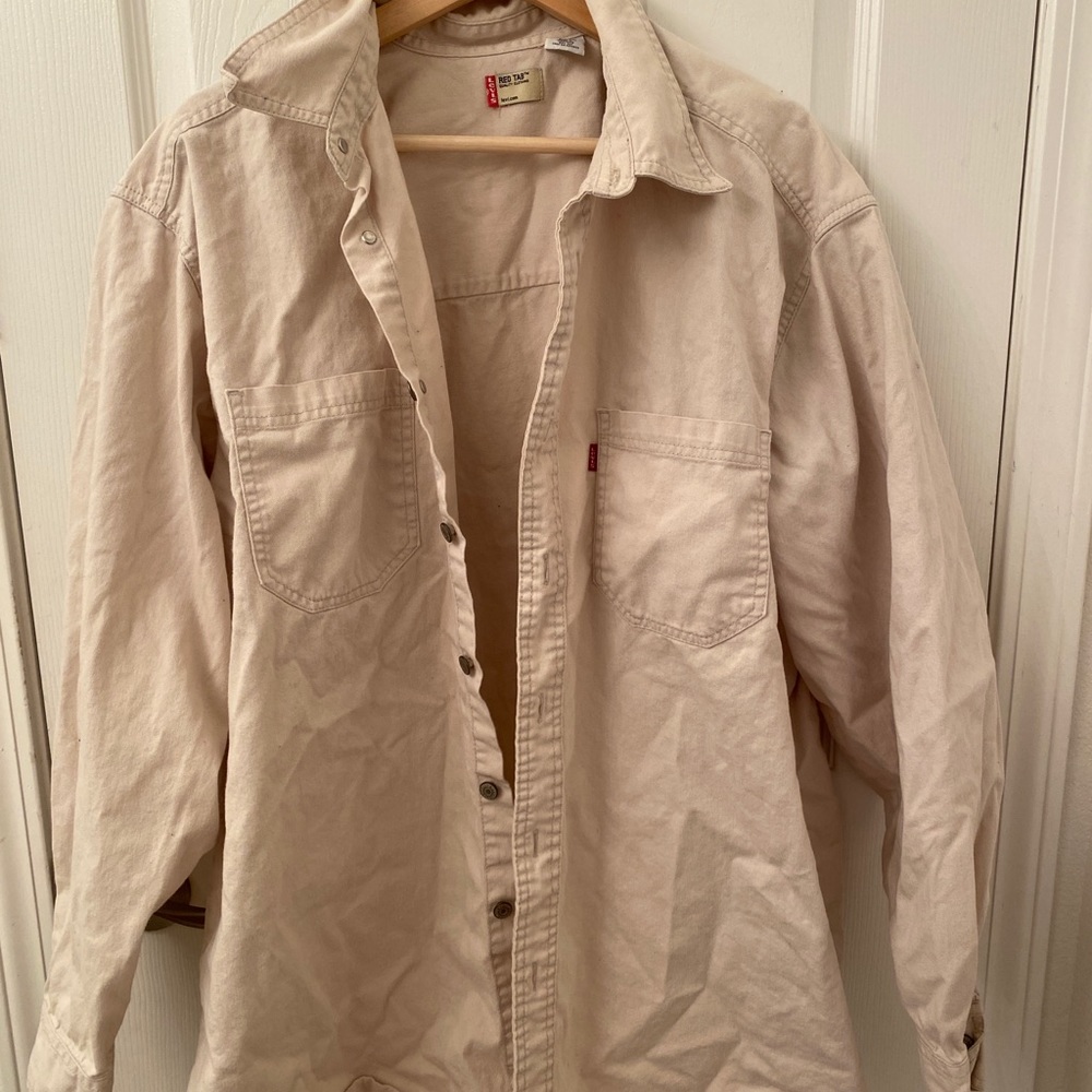 tan levis button up shirt